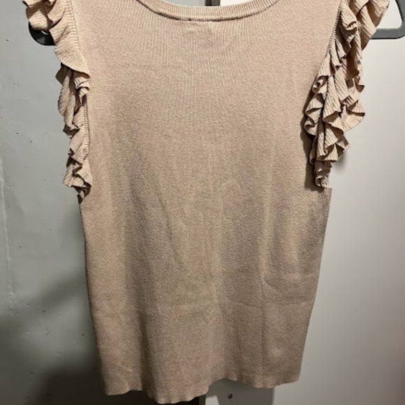 Express sexy tan keyhole front with flutter sleeves top - Picture 3 of 4